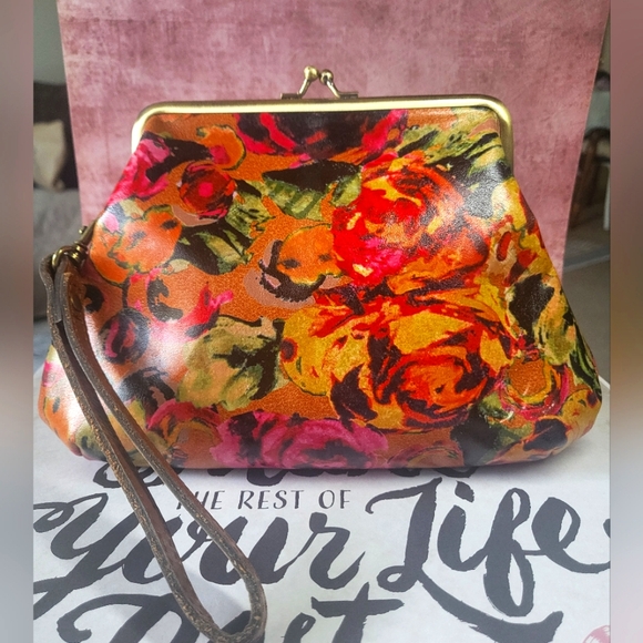 Patricia Nash Summer Roses Kiss Lock Wristlet EUC - Picture 2 of 14